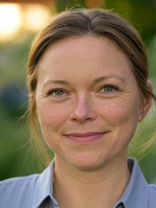 Person who looks like Jeri Ryan