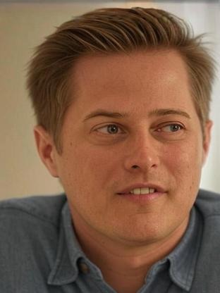 Person who looks like Chet Hanks