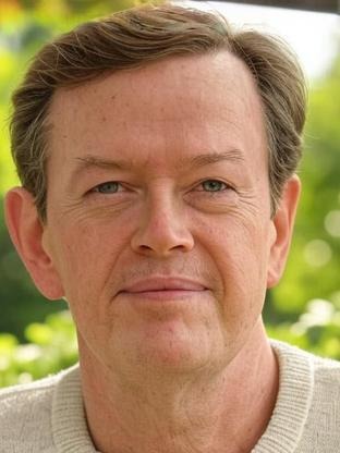 Person who looks like Timothy Hutton