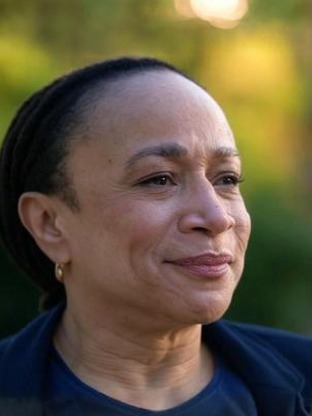 Person who looks like Kamala Harris