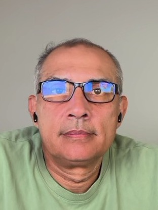 Person who looks like Jeff Goldblum