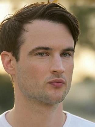 Person who looks like Freddie Stroma