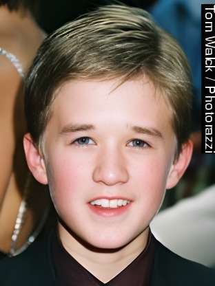 Person who looks like Josh Bowman