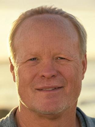Person who looks like Peter Firth