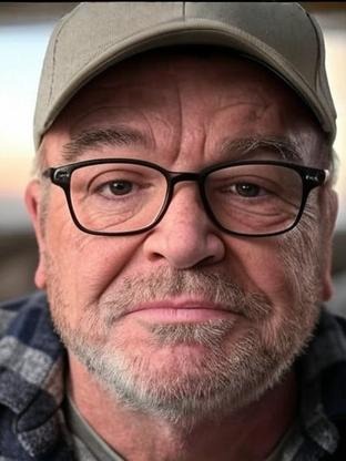Person who looks like Dan Aykroyd
