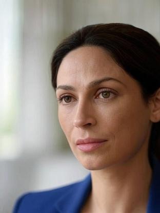 Person who looks like Sonia Braga