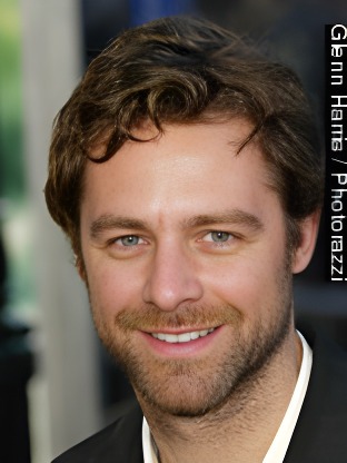 Person who looks like Charles Esten