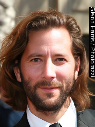 Person who looks like Jonathan Roumie