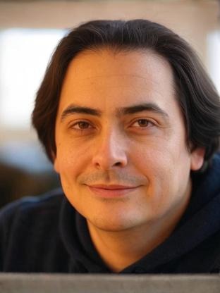 Person who looks like Aidan Gallagher