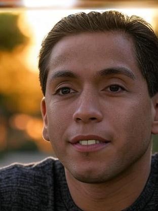 Person who looks like Pete Davidson
