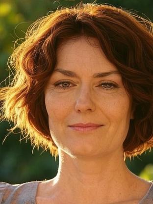 Person who looks like Hiam Abbass