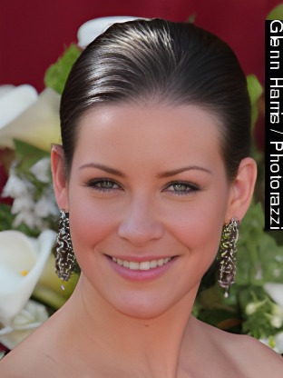 Person who looks like Courtney Hope