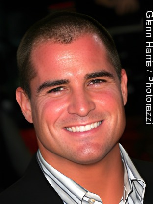 Person who looks like Yannick Bisson