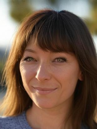Person who looks like Asia Argento