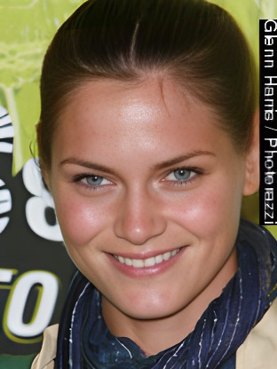 Person who looks like Yasmin Le Bon