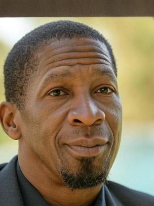 Person who looks like Jonathan Majors