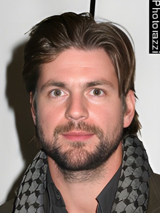 Person who looks like Oliver Hudson