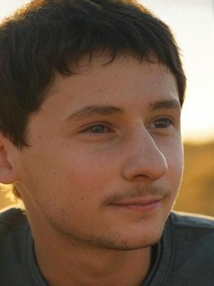 Person who looks like Gabriel LaBelle