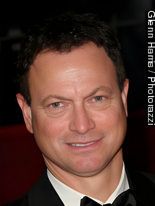 Person who looks like Harvey Fierstein