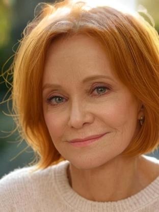 Person who looks like Laurie Metcalf