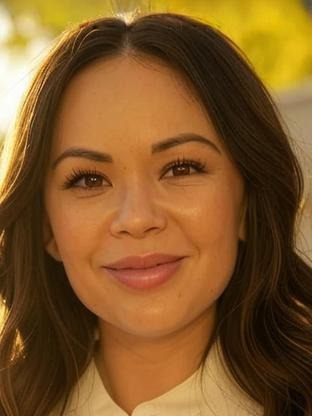 Person who looks like Nathalie Kelley