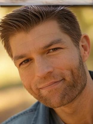 Person who looks like Lou Ferrigno Jr.