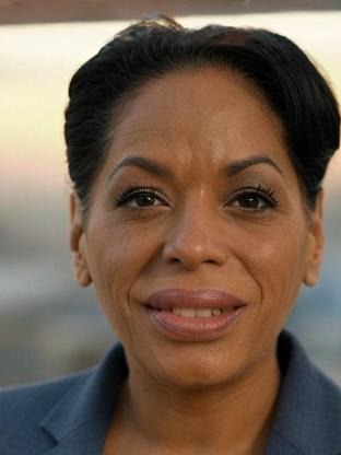 Person who looks like Debbie Allen