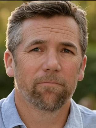 Person who looks like Nikolaj Lie Kaas