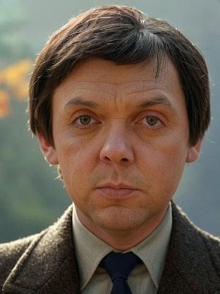 Person who looks like Jim Parsons