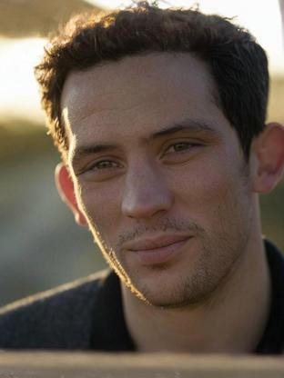 Person who looks like Jon Bernthal