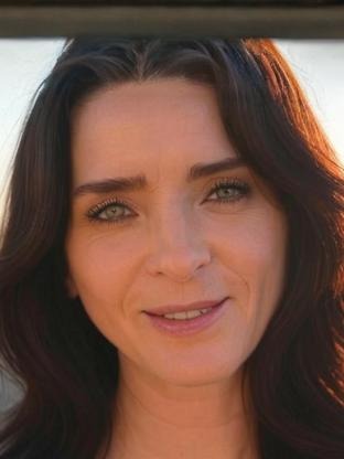 Person who looks like Juliette Binoche