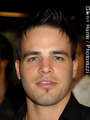 Person who looks like Richard Grieco