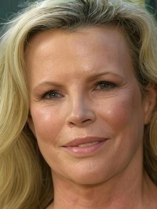 Person who looks like June Diane Raphael