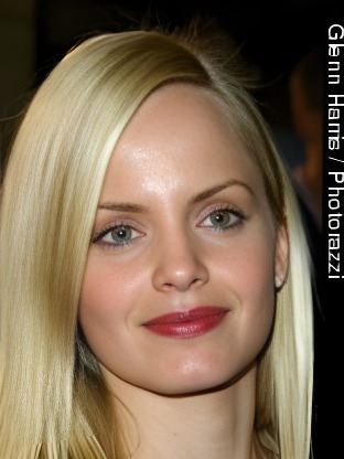 Person who looks like Leah Pipes