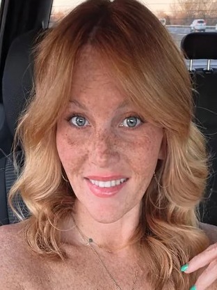 Person who looks like Cheryl Ladd