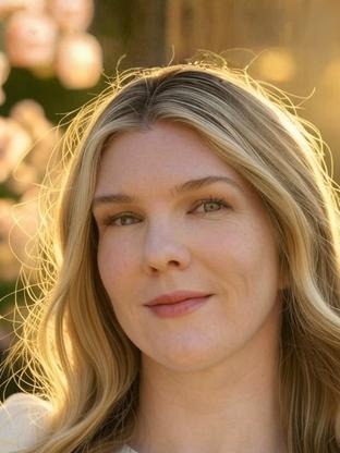 Person who looks like Sara Canning