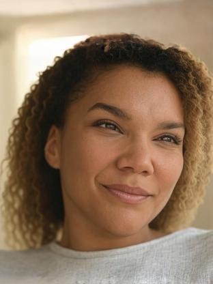Person who looks like Taylor Russell