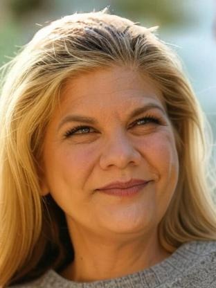Person who looks like Emerald Fennell