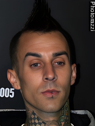 Person who looks like Shaun Toub