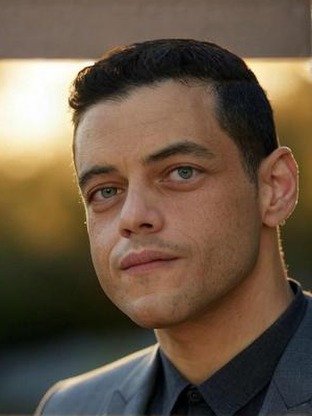 Person who looks like Pete Davidson