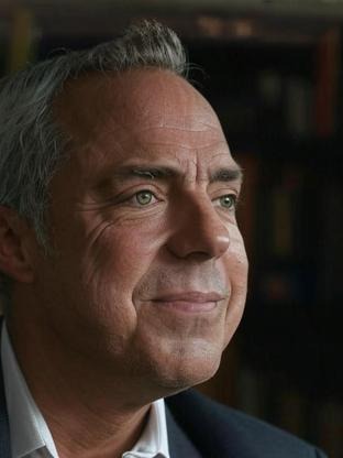 Person who looks like John Hannah