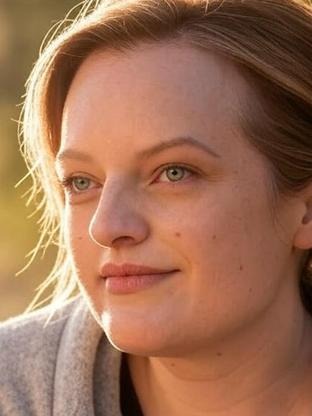 Person who looks like Emma Corrin
