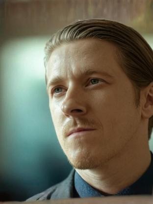 Person who looks like David Oakes