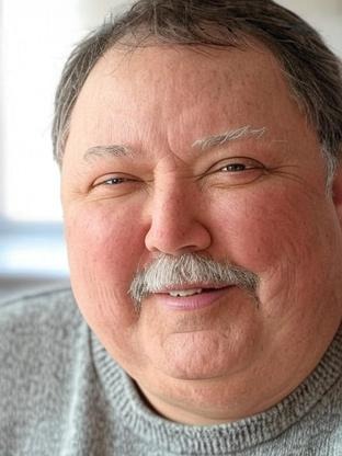 Person who looks like Robert Z'Dar