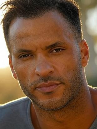 Person who looks like Lenny Kravitz
