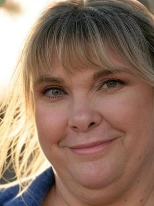 Person who looks like Kirsten Vangsness