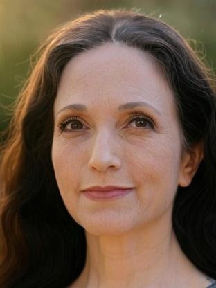 Person who looks like Gabrielle Carteris