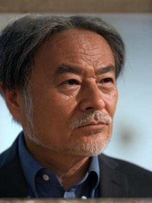 Person who looks like Paul Sun-Hyung Lee