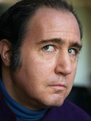 Person who looks like Daniel Mays
