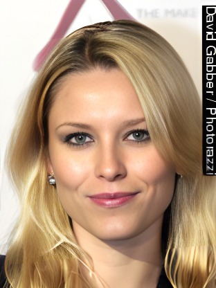 Person who looks like Kelli Giddish